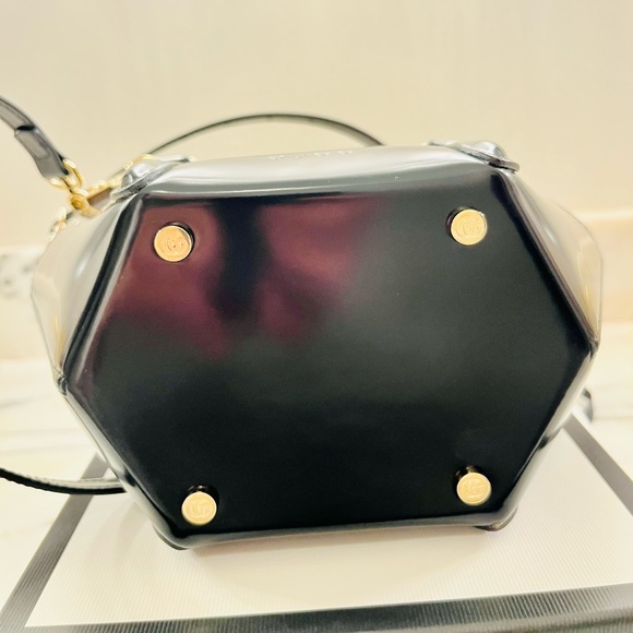 Gucci Black Patent Leather in Bag with Bamboo Handle - Picture 7 of 14